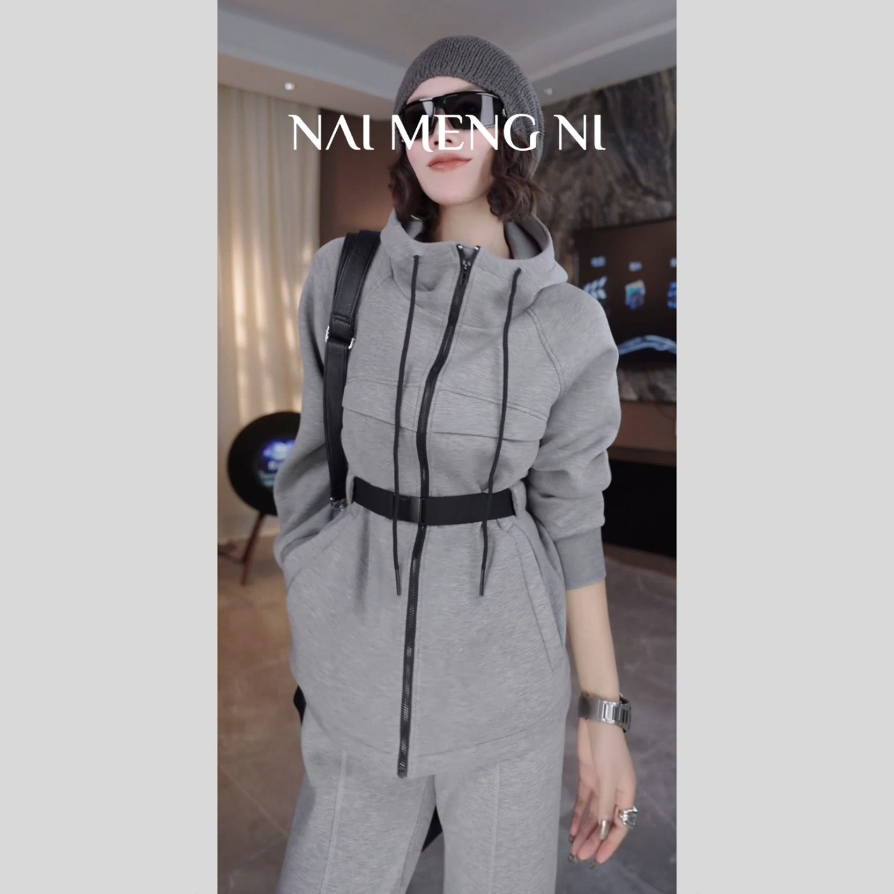 王火火连帽外套+喇叭裤两件套套装，时尚气质必备！