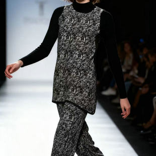 卡米兰套装女2025秋新款圆领不规则拼真丝马甲+高腰阔腿裤两件套