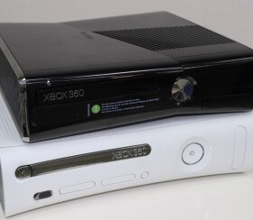 XBOX360维修自制刷机灌游戏三红一红E74E82技术强包修好现场可取