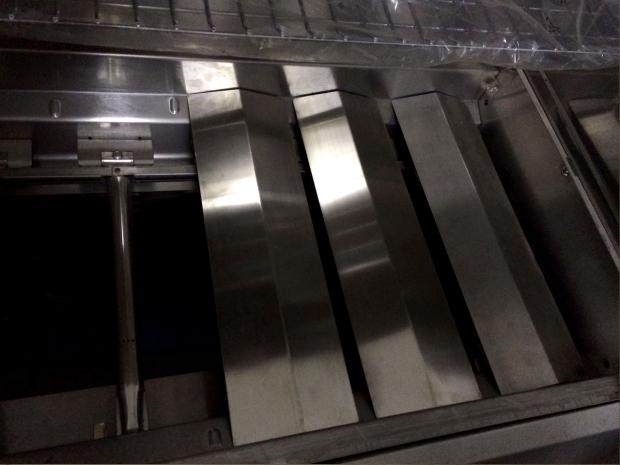 户外驴友别墅家用燃气木炭烤炉304不锈钢挡火板bbq烧烤配件