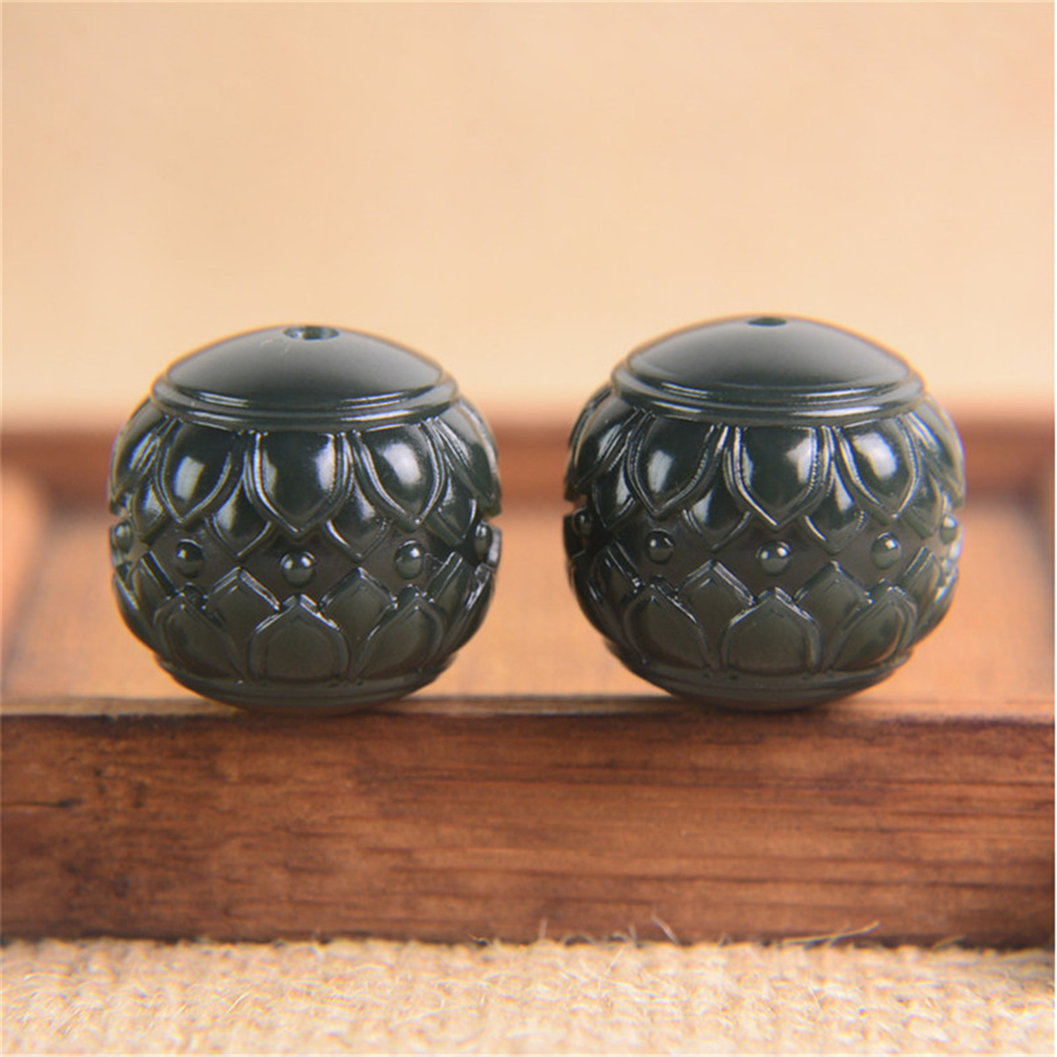 和田玉散珠塔青玉莲花珠手串配饰