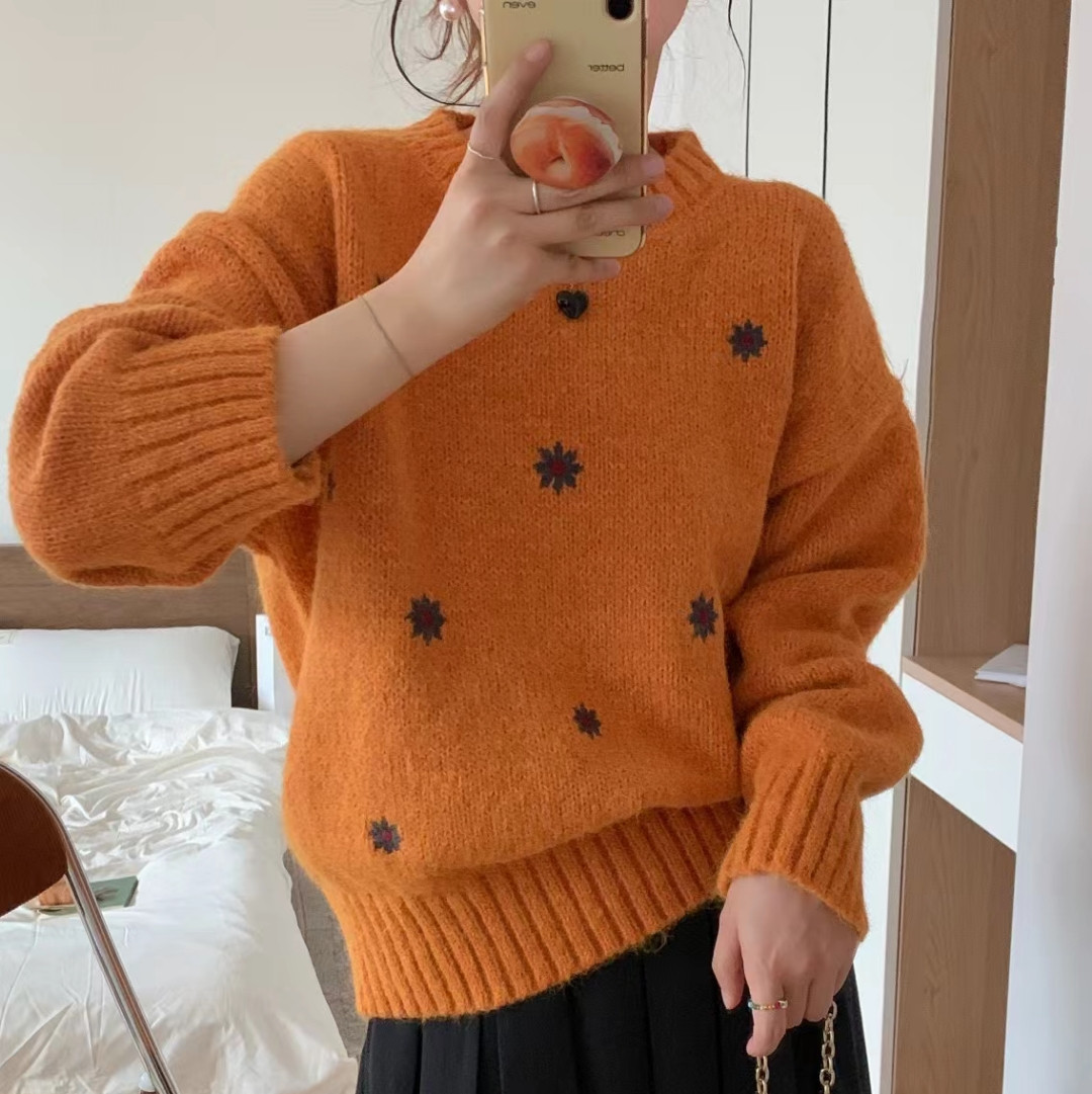 小清新花刺绣套头毛衣女秋冬款