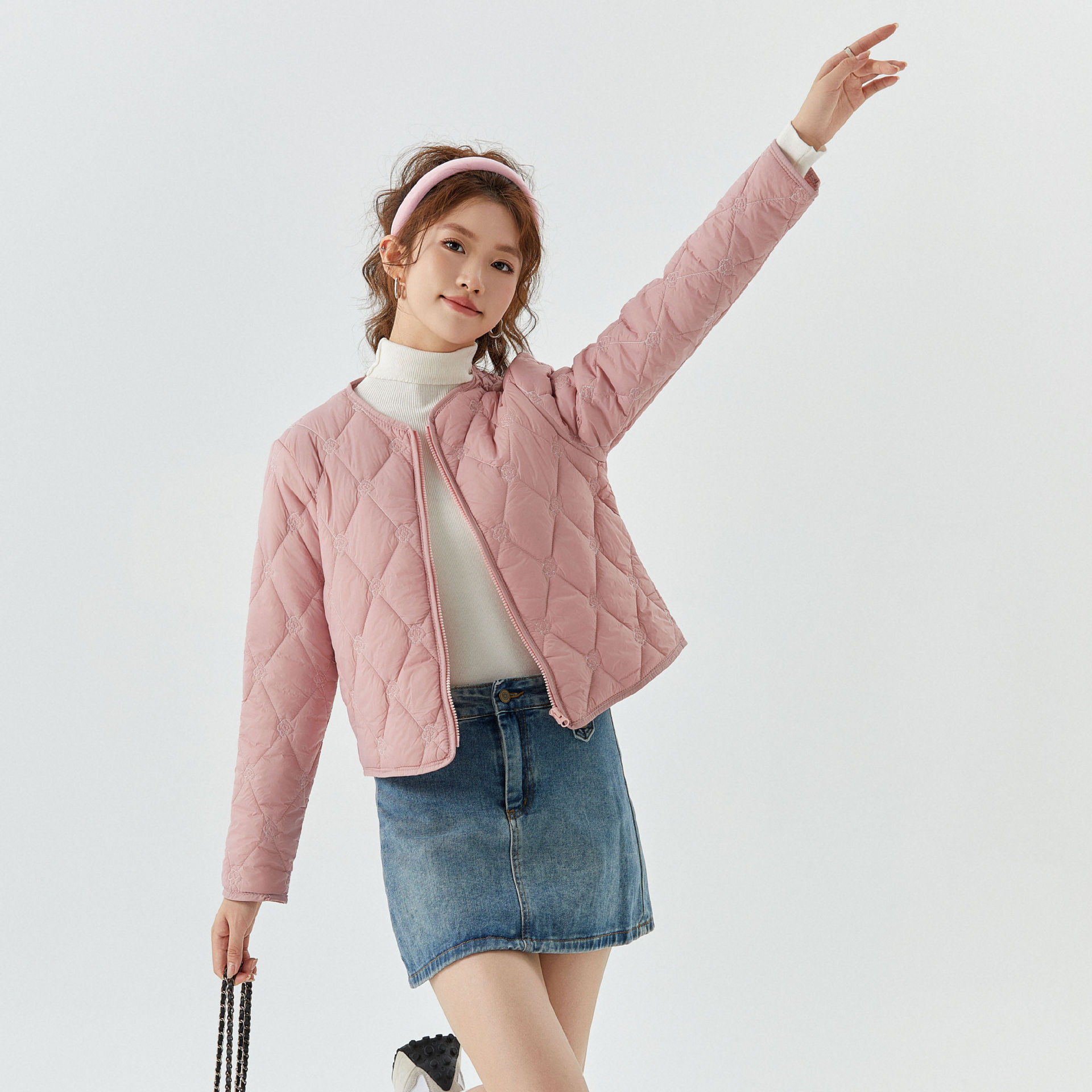 新款秋冬加厚绣花短款妈妈棉服