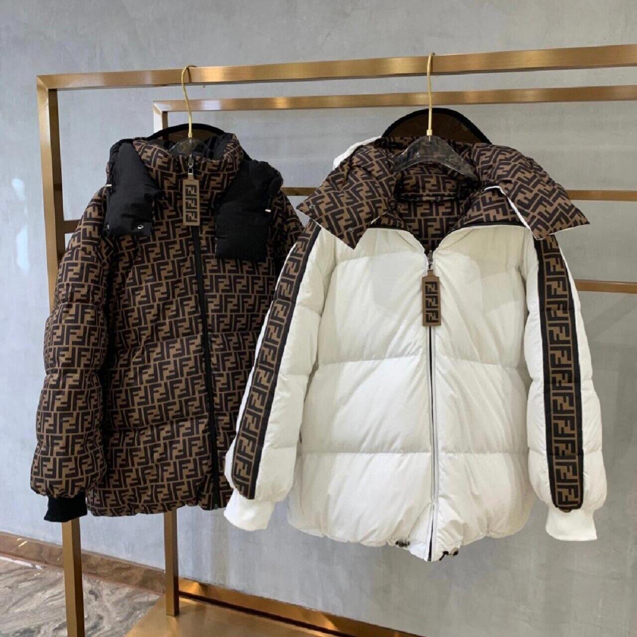 南油女装冬季拼接连帽两面穿棉服