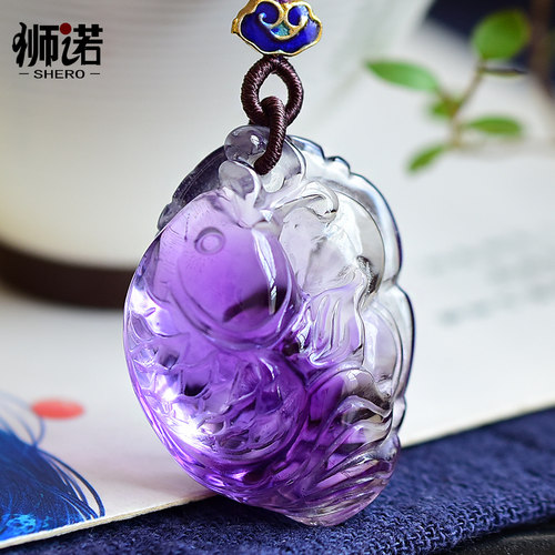 天然紫水晶俏色精雕鱼戏莲花吊坠