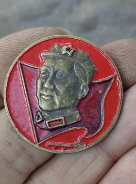 古玩收藏怀旧收藏彩绘黄铜像章红旗八角帽客厅装饰摆件