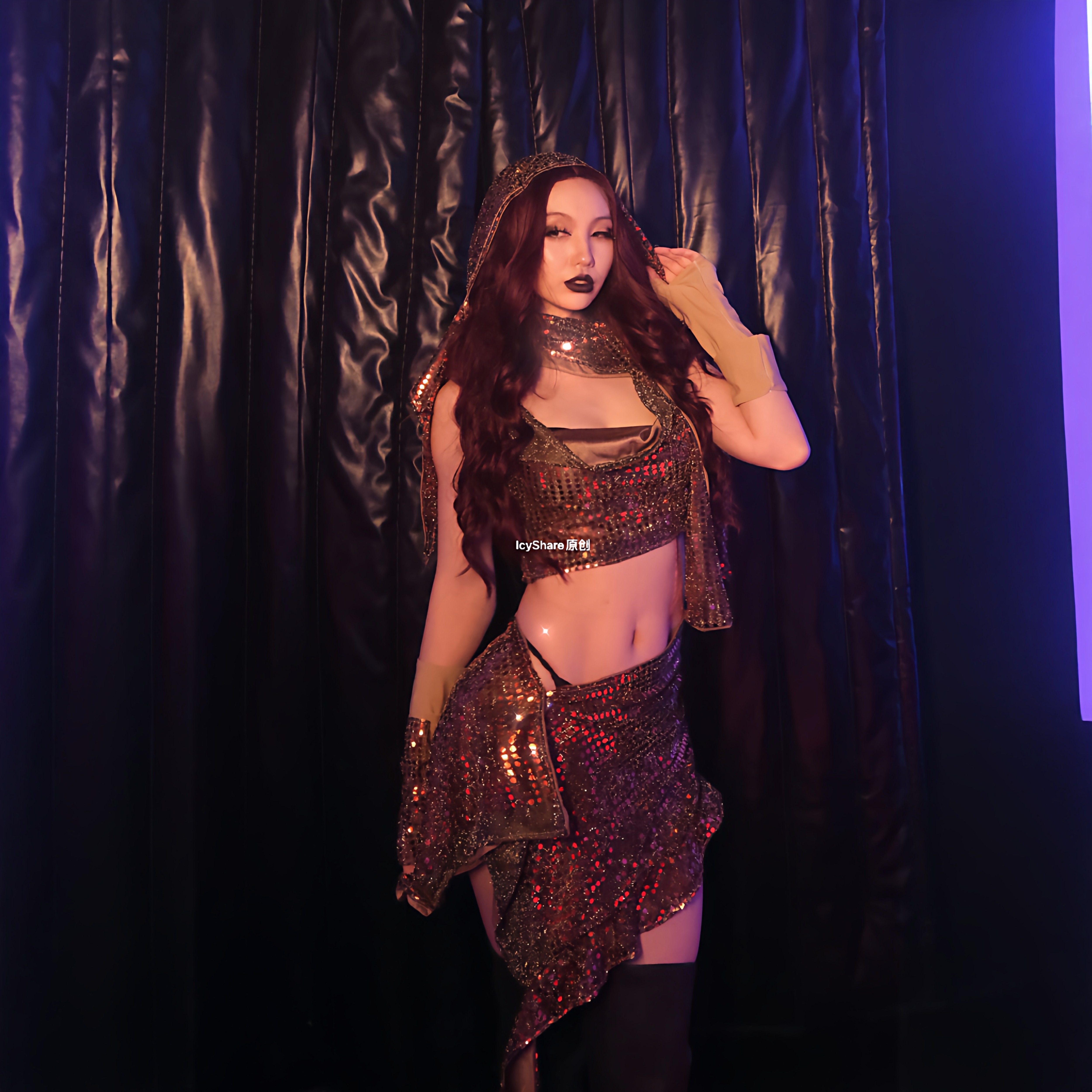 兜帽废土风分体亮片演出服酒吧夜场歌手舞蹈打歌服装女团原创定制