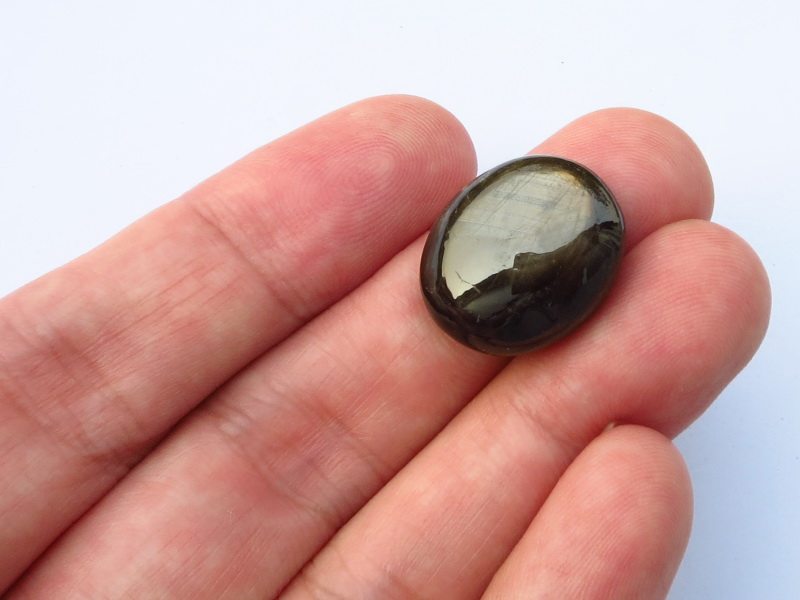 5克拉柬埔寨黑色星光宝石 6线星光 金刚光泽