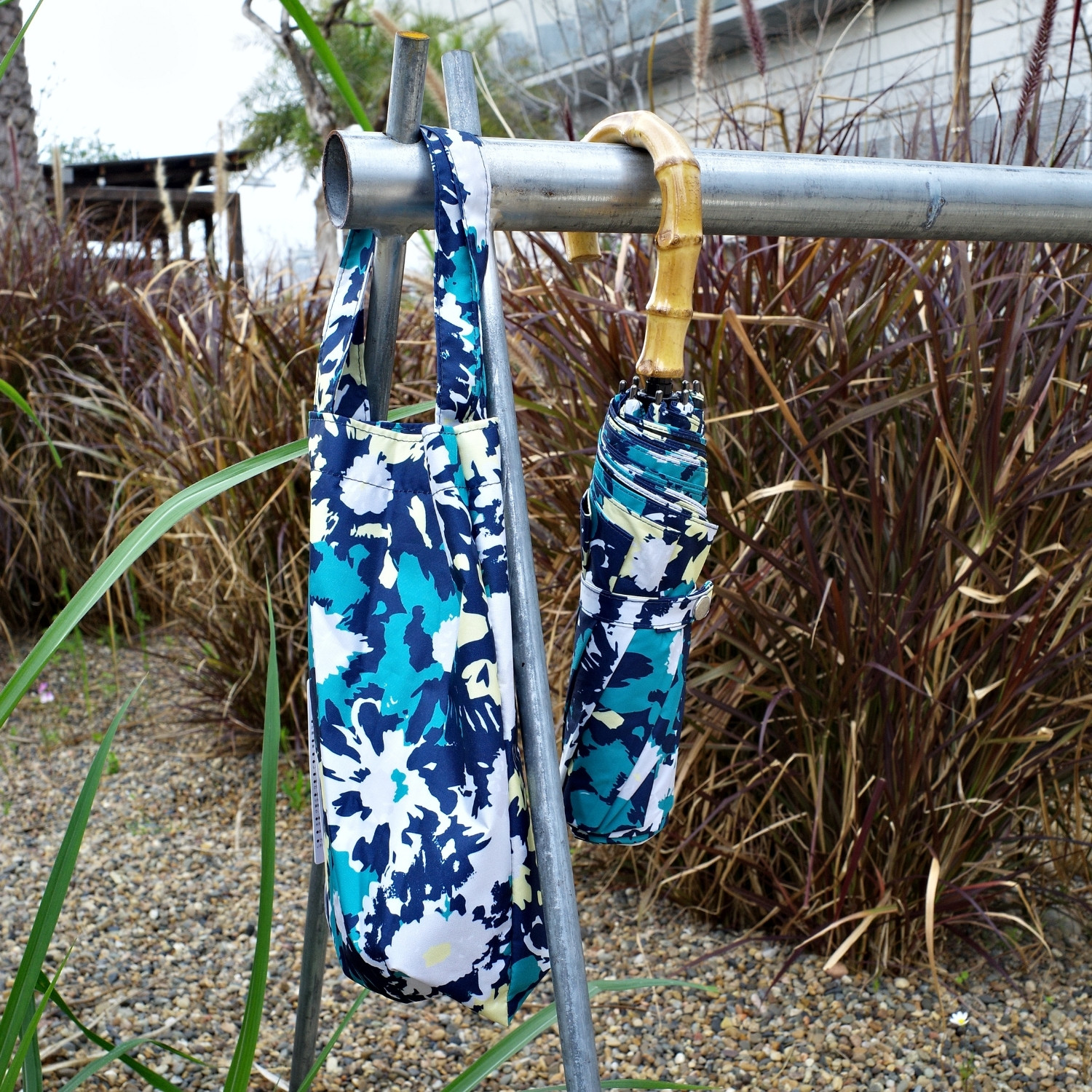 复古艺术度假风花卉泼墨黑胶涂层防晒紫外线超轻防风竹柄女洋雨伞