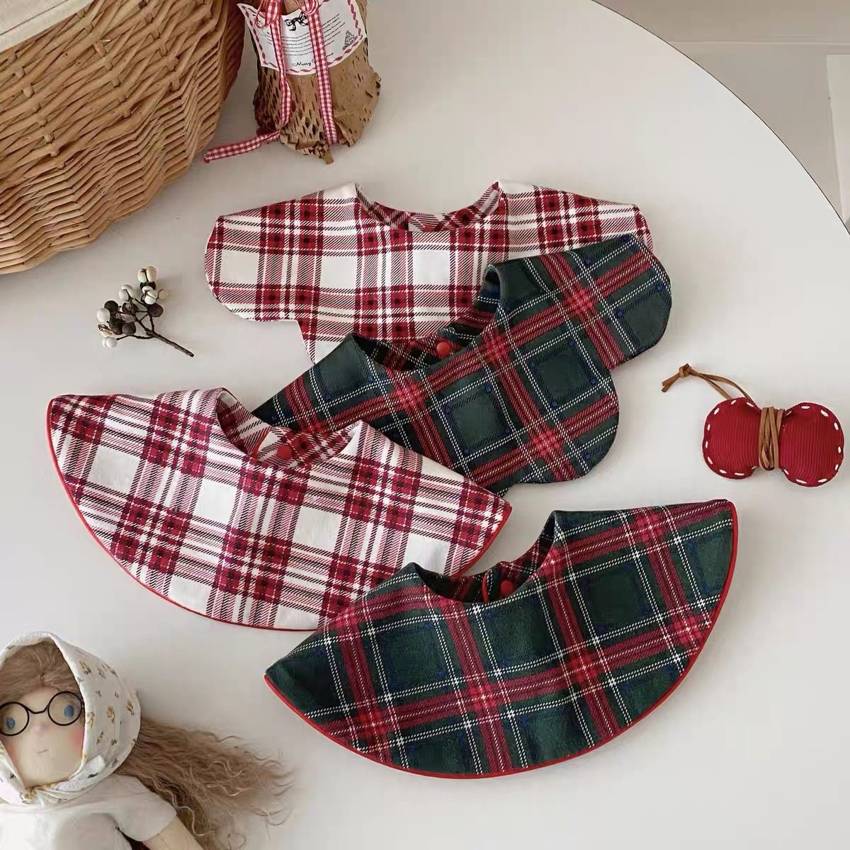 婴幼儿口水巾圣诞款格子花瓣滚边围兜宝宝百搭围嘴男女童口水兜,婴童用品,口水巾,淘宝优惠券,粉丝福利购,淘宝优惠卷