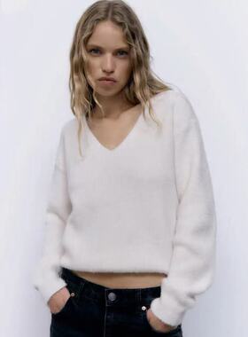 02.07新品西班牙Z 温柔风V领毛绒感软糯舒适宽松及简休闲针织毛衣