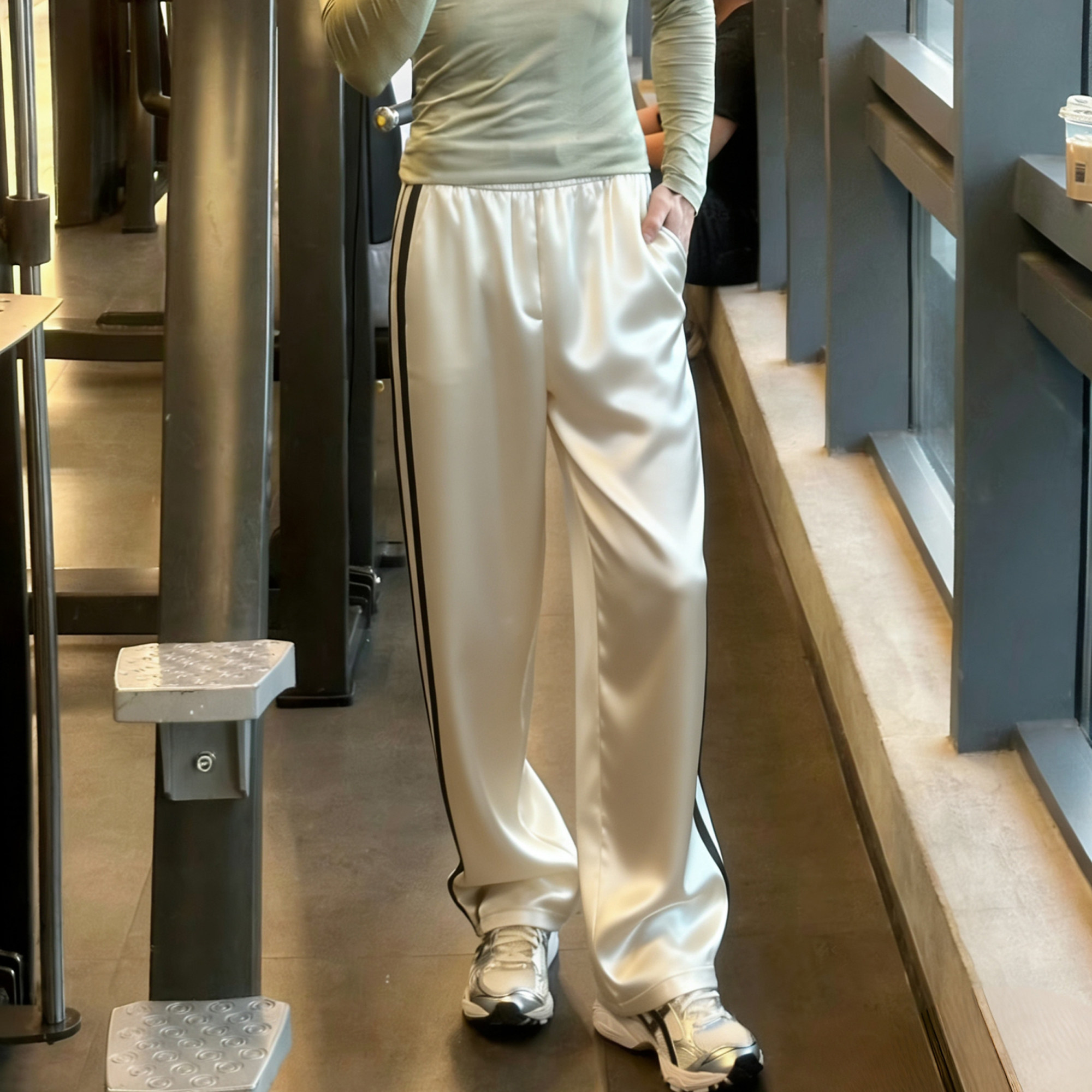 2026新款 高端垂坠醋酸顺滑冰丝滑裤子男高级感直筒宽松型休闲裤