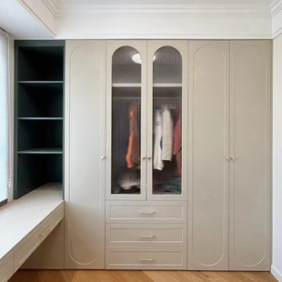 工厂定做欧松板ENF简约衣柜轻奢酒柜多层实木华富立PET肤感兔宝宝