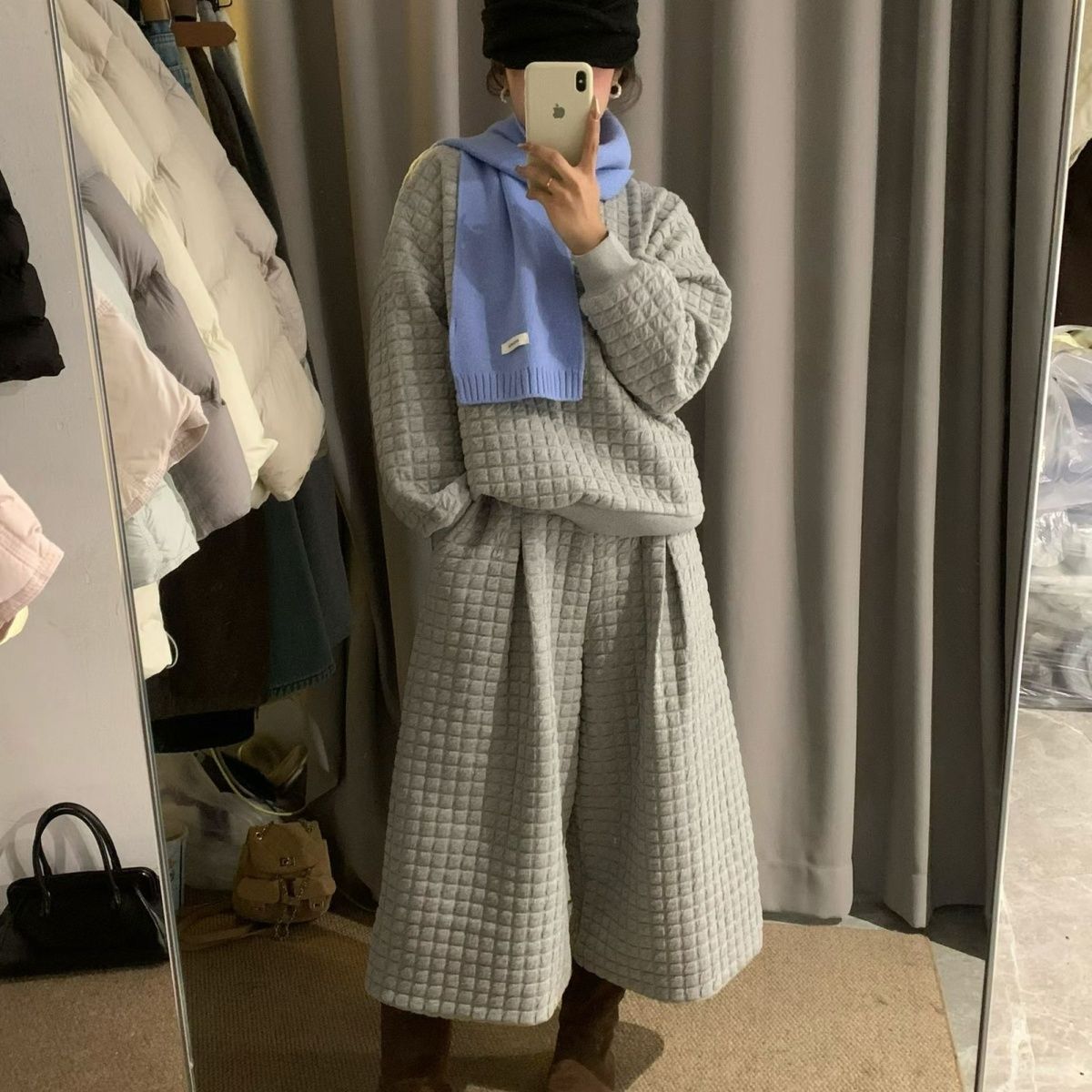 冬季女加绒加厚宽松显瘦时尚洋气卫衣阔腿裤配围巾韩版休闲三件套