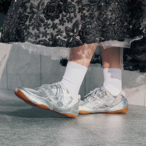 Asics亚瑟士女鞋新款HYPERSYNC复古薄底鞋轻便运动休闲鞋1203A879