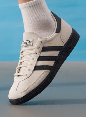 阿迪达斯男鞋三叶草新款HANDBALL复古T头鞋运动休闲德训鞋 JR3667