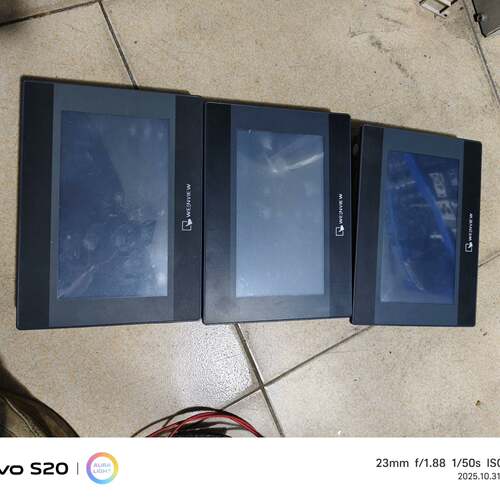 可议价触摸屏TK6071iQ一台，T看6071iP2台，一台
