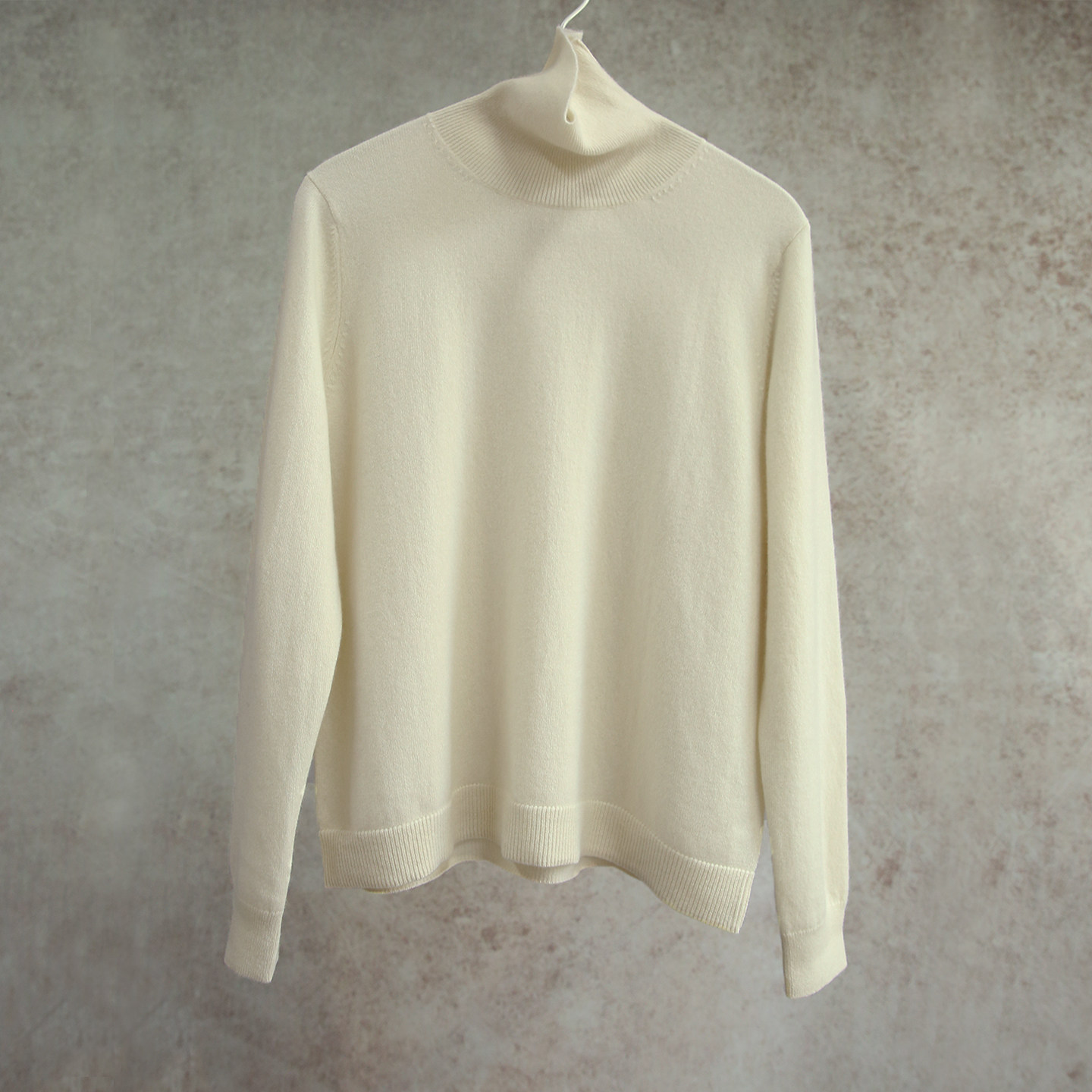 云芝元 康赛妮白色baby绒高领纯羊绒套头衫简约打底羊绒1032-M