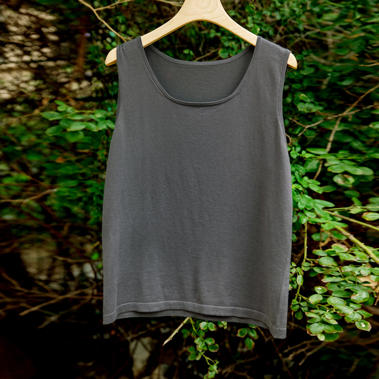 云芝元设计款秋季灰色海岛棉无袖打底背心亲肤简约舒适百搭,女装/女士精品,T恤,淘宝优惠券,粉丝福利购,淘宝优惠卷