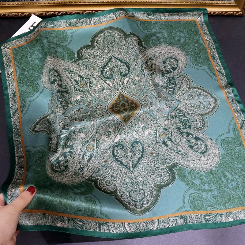 68cm真丝素缎腰果复古丝巾方巾女