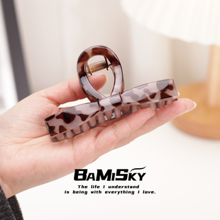 豹纹高端独特漂亮抓夹2026超级好看的蝴蝶结发夹鲨鱼夹中号新款