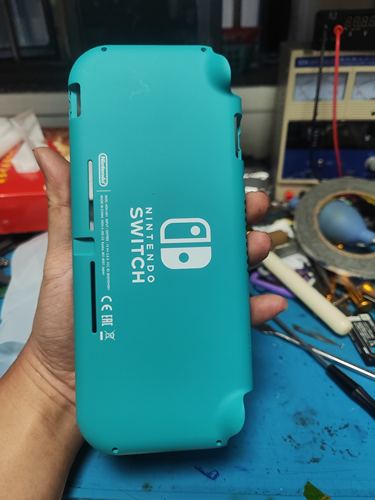 全新原装。Ns switch lite全新后盖