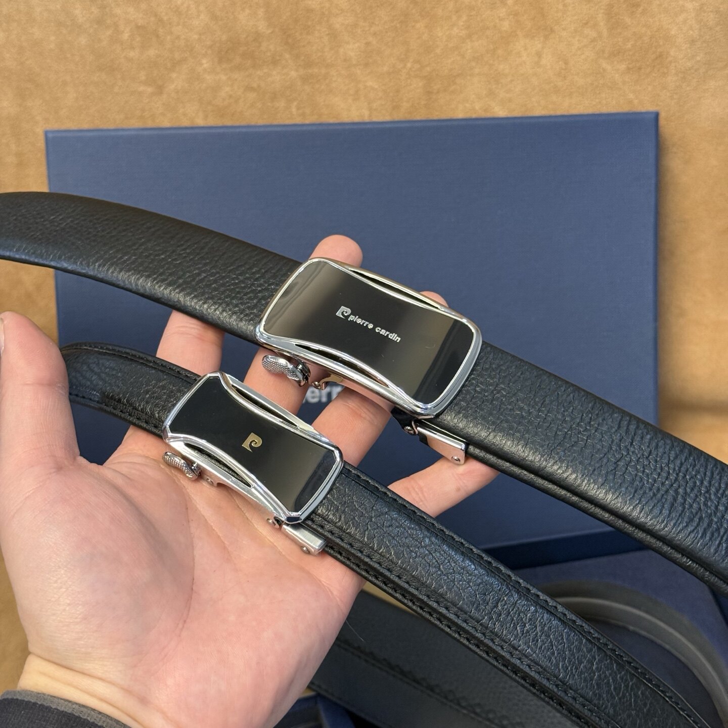 礼盒情侣期待套装～法国品牌男士女士自动扣皮带腰带头层牛皮