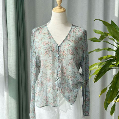 清新文艺薄荷碎花真丝顺纡绉衬衫长袖喇叭袖v领知识分子禅意开衫