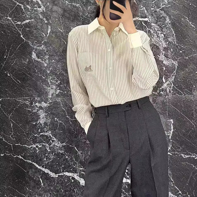 银泰家高定赛2024春季新款复古条纹简约翻领衬衫宽松显瘦上衣女