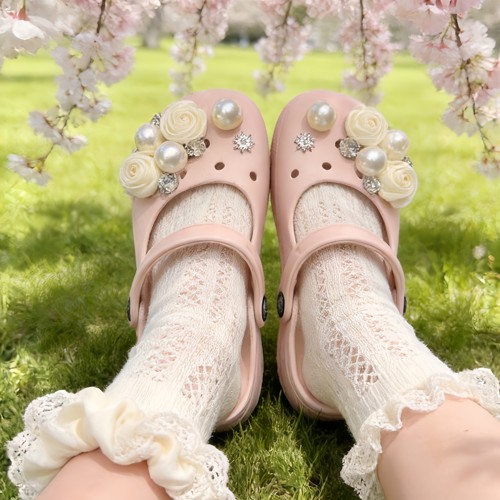 2026夏季新色珍珠水钻洞洞鞋女花朵装饰韩版鞋花甜美适配corcs