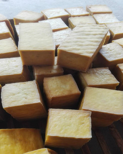 湖南崀山新宁特产安山大块豆腐腊豆腐地灰豆腐腊香干大块醋水豆付