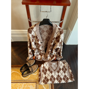 Magadeth 经济上行期 美式贵公子菱形格撞色毛衣两件套