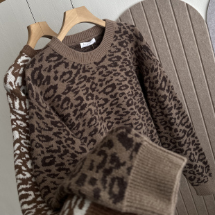 2025冬新款 软糯针织上衣 圆领套头毛衣女宽松慵懒松弛风豹纹针织衫