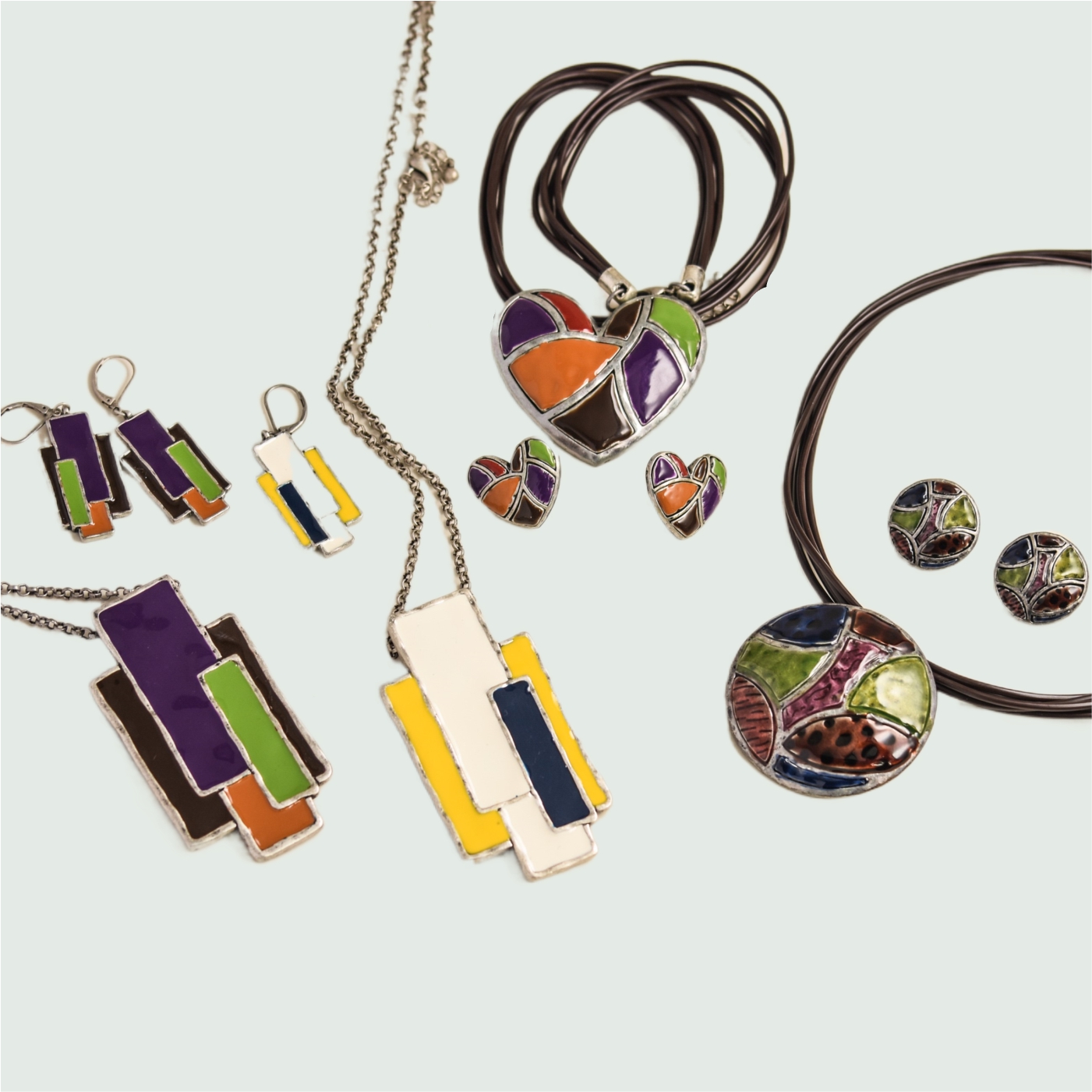 雨打梨花深闭门，忘了青春，误了青春。耳环项链套装时尚夸张孤品