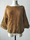 土黄色宽松针织毛上衣蝙蝠罩衫 女大领一字领前短后长款 落肩7分袖