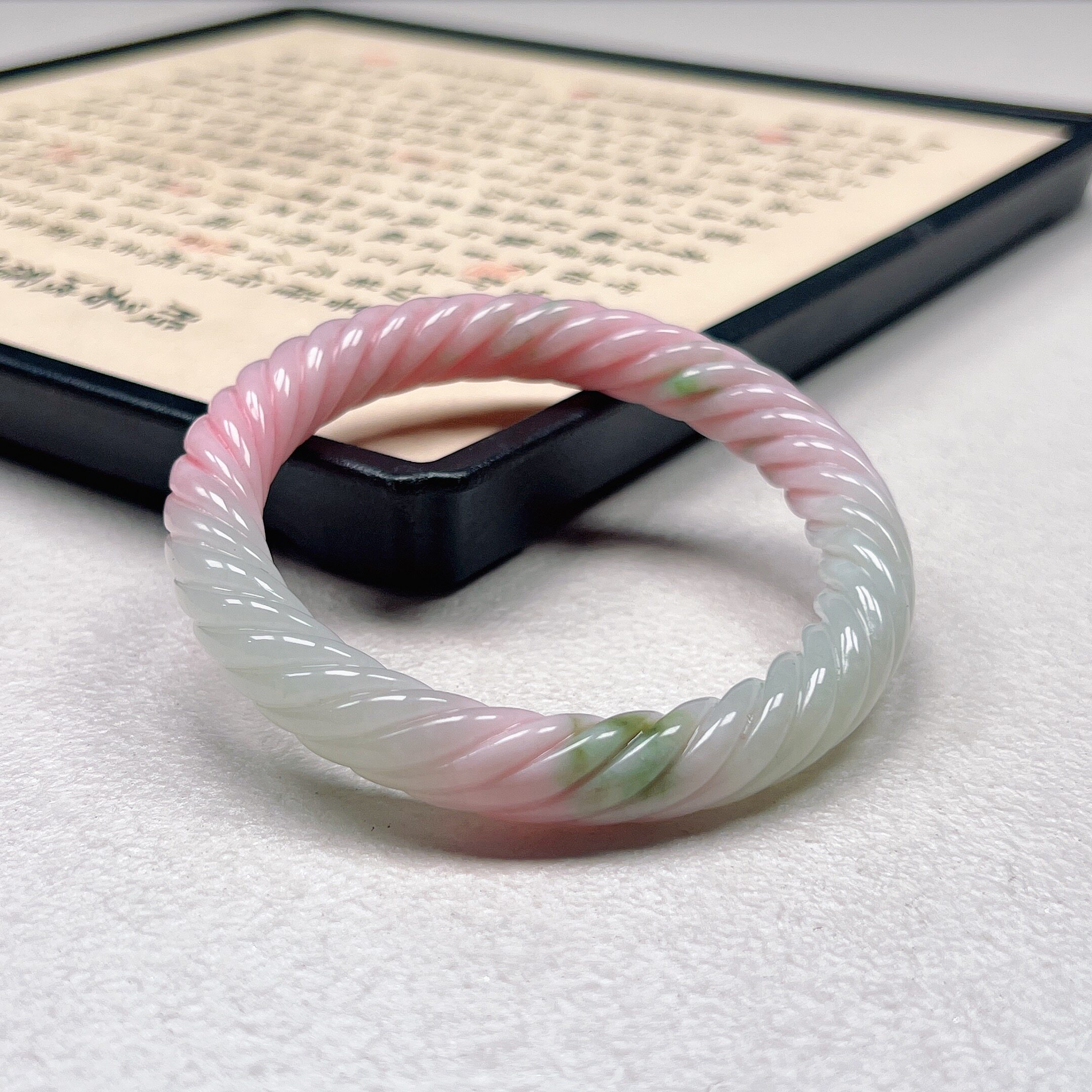 独山玉国之翡翠手镯麻花手镯俏色粉红冰白飘果绿花玉镯孤品女款镯