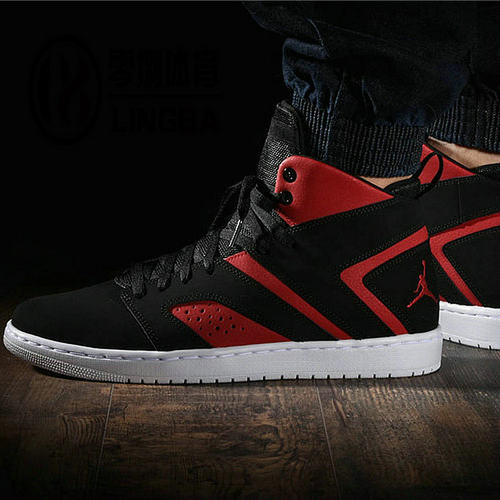 Jordan兄弟款黑红篮球鞋