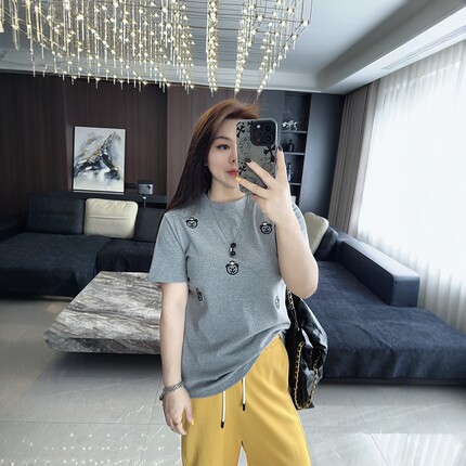 皇冠小熊 大码女装2025年显瘦舒适胖mm遮肉短袖半袖200斤t恤上衣