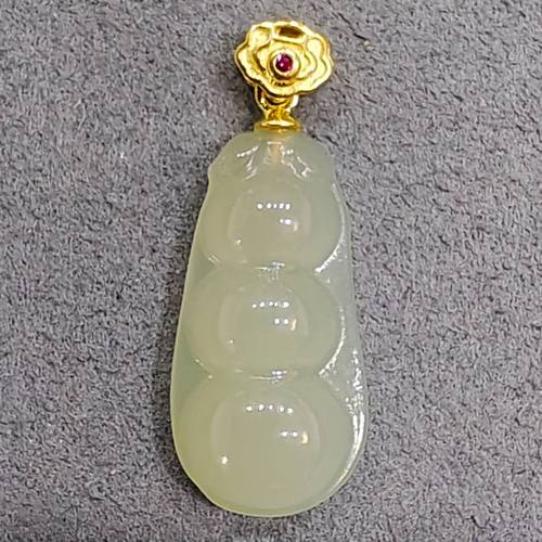 和田玉晴水豆子精美银饰品祝好运