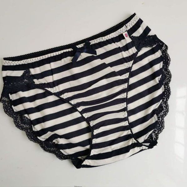 全棉条纹蕾丝边少女内裤中腰