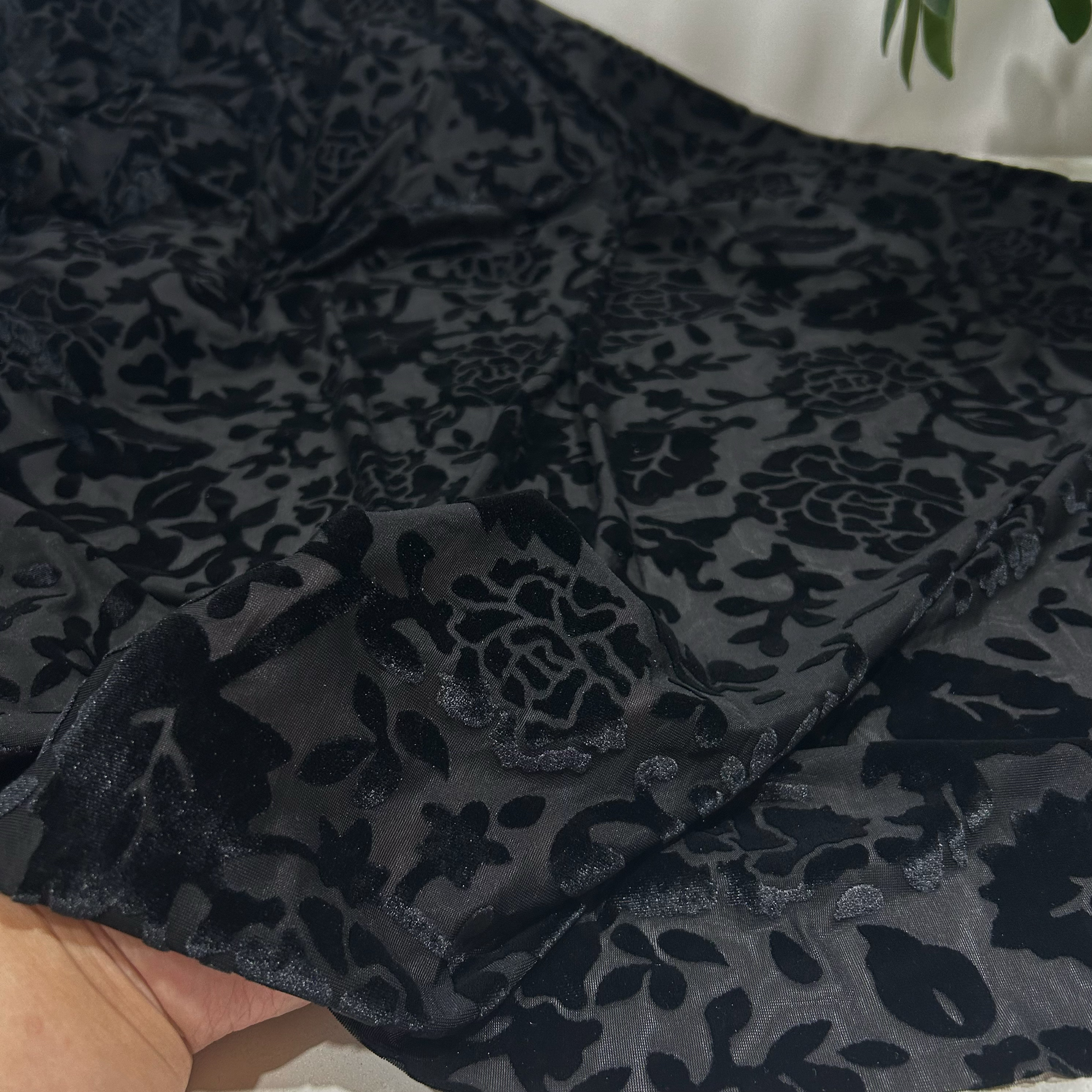 韩国进口烂花镂空舞蹈金丝绒布料