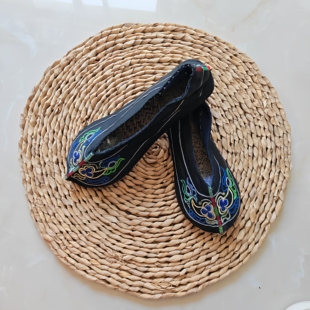 35码缎面老绣鞋云南民族风手工绣花鞋小翘头千层底古风配鞋中式