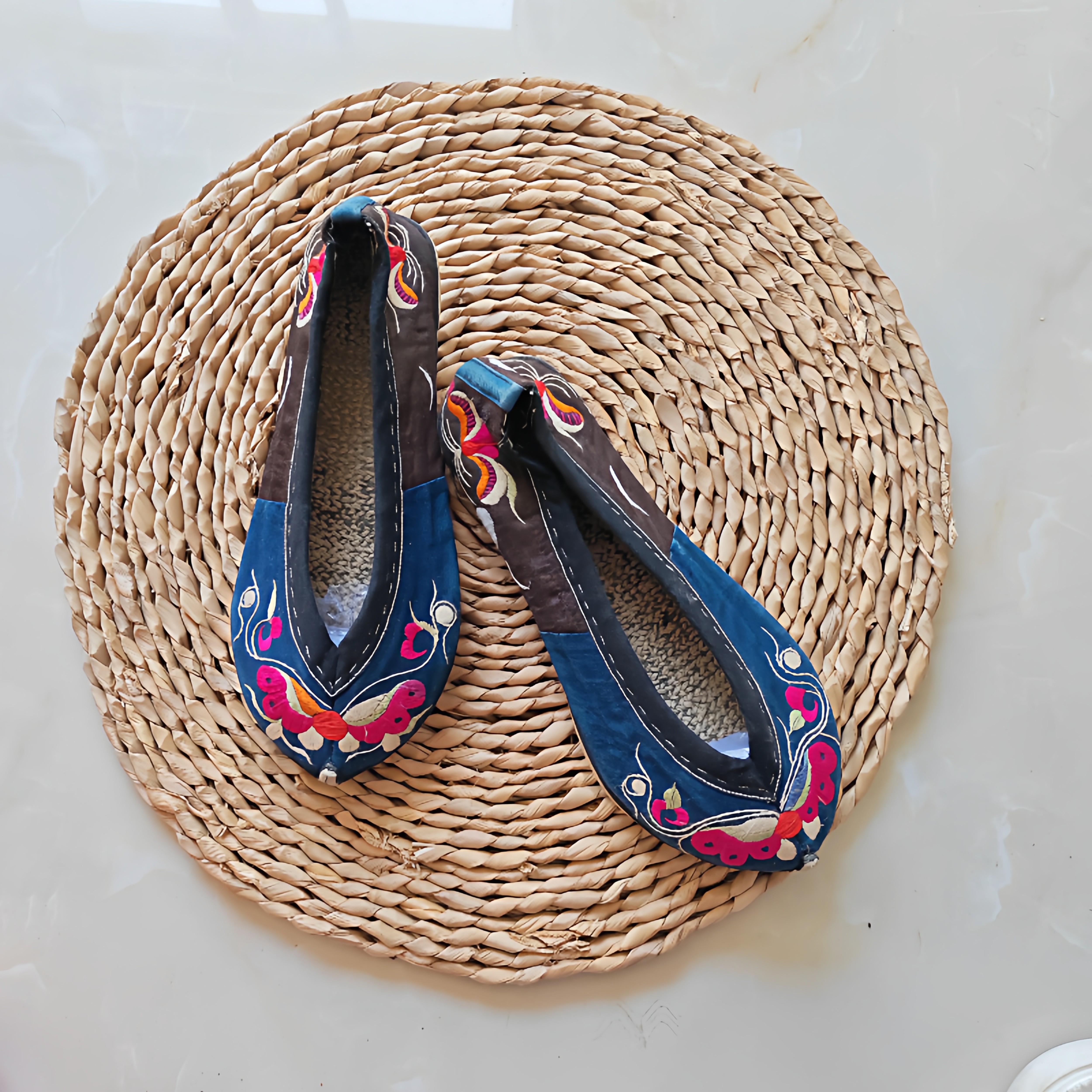 千层底剪刀口绣花鞋套脚老绣尖头民族风彝族单鞋35码推荐新品,女鞋,绣花鞋,淘宝优惠券,粉丝福利购,淘宝优惠卷