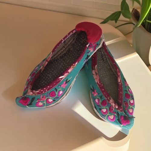 35码半满绣收藏老绣鞋云南彝族翘头纯手工千层底绣花鞋古董刺绣鞋