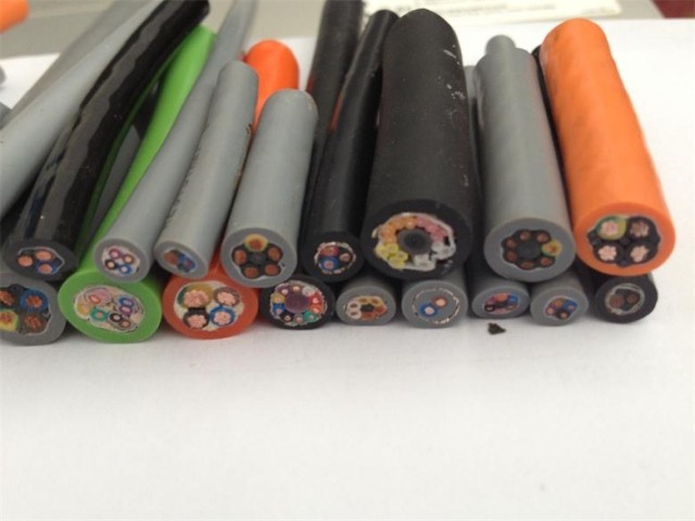 TRVVP屏蔽拖链电缆|机器人专用柔性电缆 TRVV 4*1.5|进口德国电缆