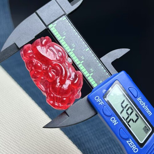 石英岩玉满红冰种霸王貔貅招财裸石玉吊坠男女挂件款玉坠新款