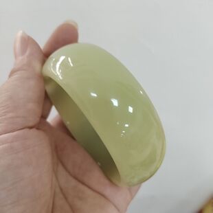 天然和田色仿真玉加宽青白玉手镯女款手镯加宽轮胎玉镯子外蒙料