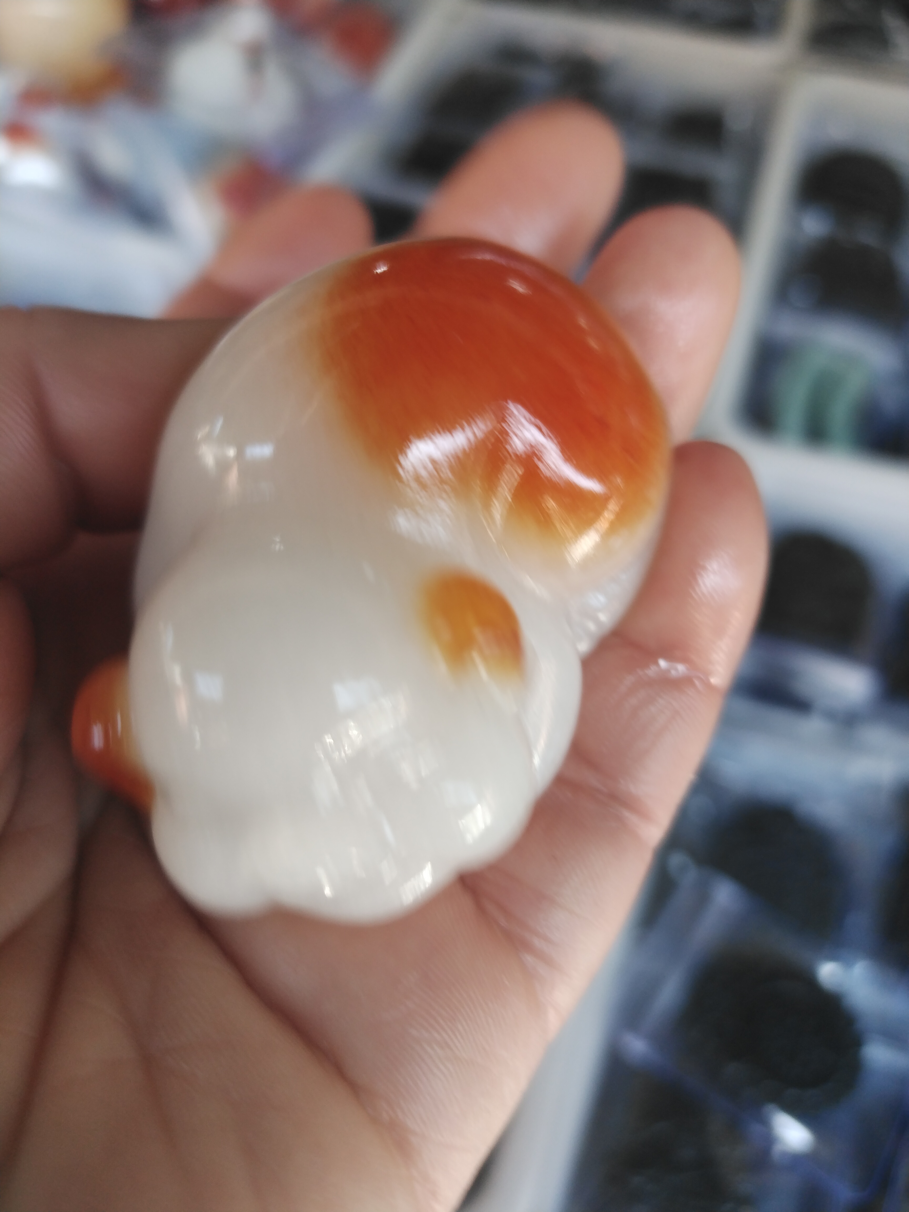 纯天然发财猪玉石手把件把玩件原石手玩件糖色猪把件把玩带皮男士