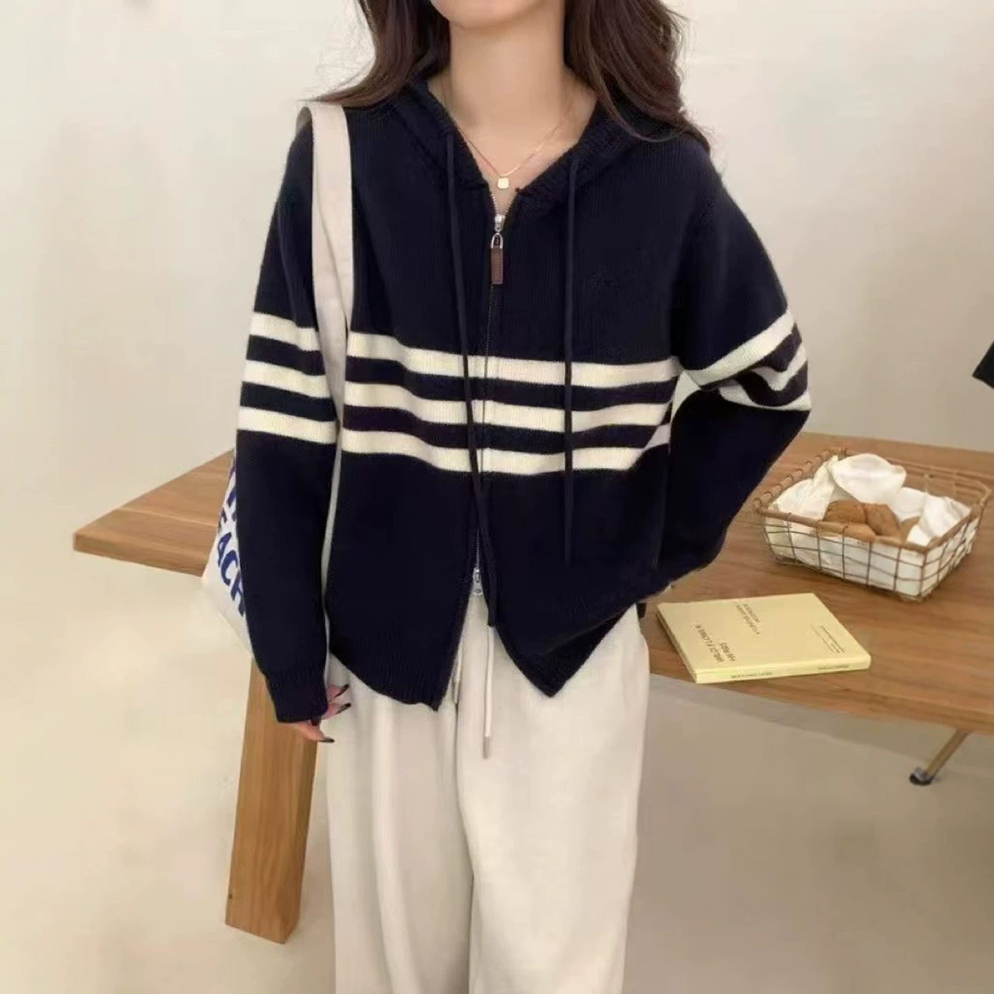 韩系学院风穿搭条纹撞色连帽毛衣外套女宽松休闲拉链针织开衫外搭