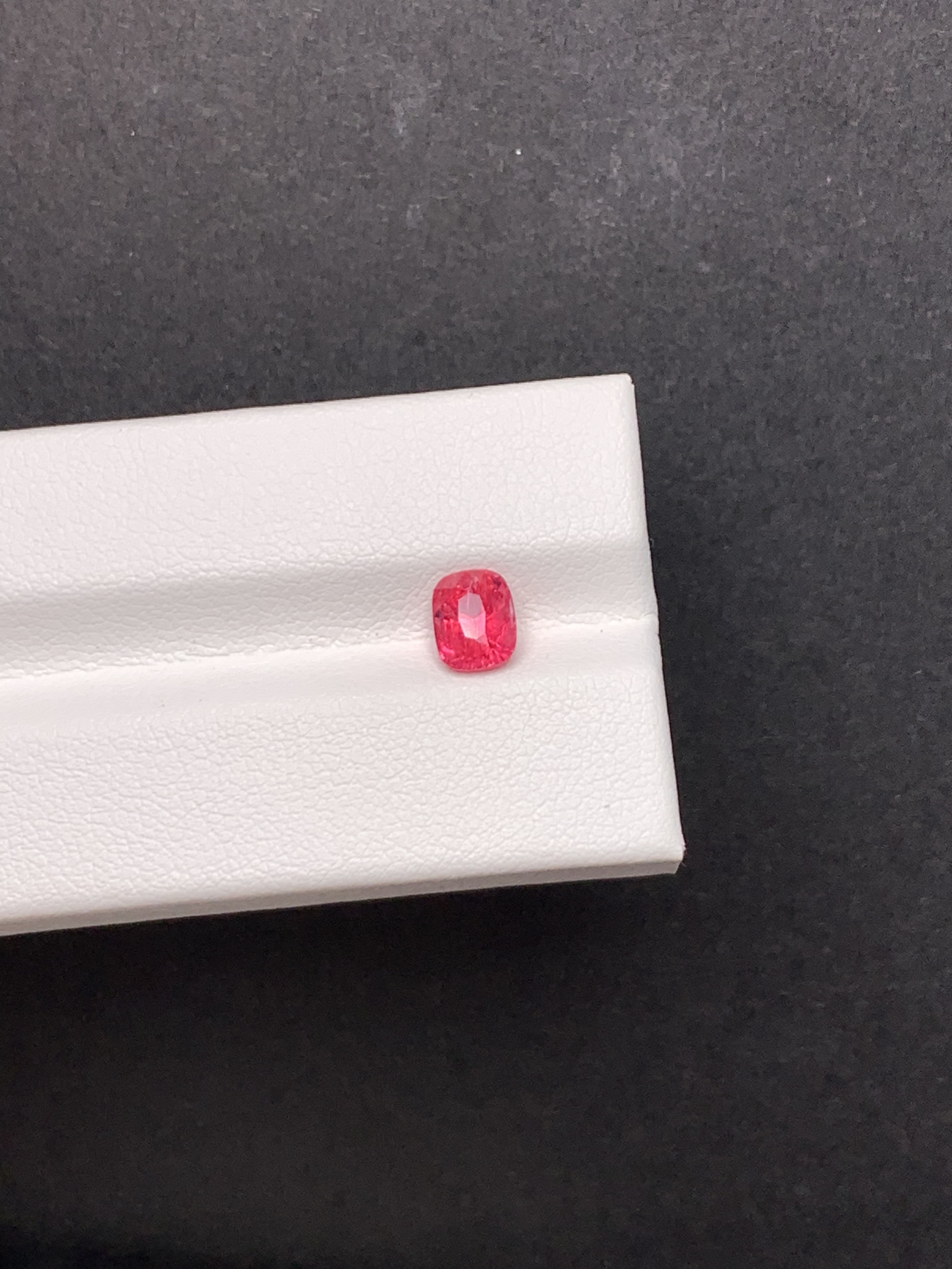 1.06克拉 坦桑尼亚天然无烧马亨盖尖晶石 绝地武士（1221）